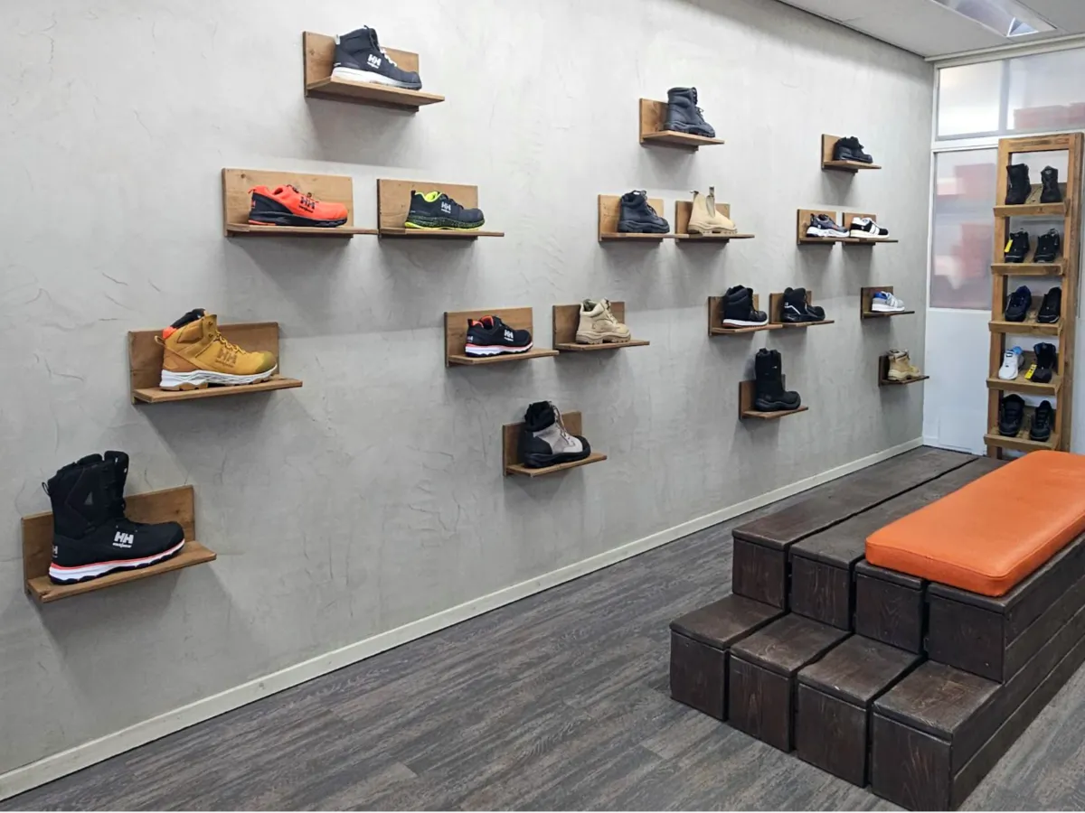 showroom oosterbaan assendelft veiligheidsschoenen